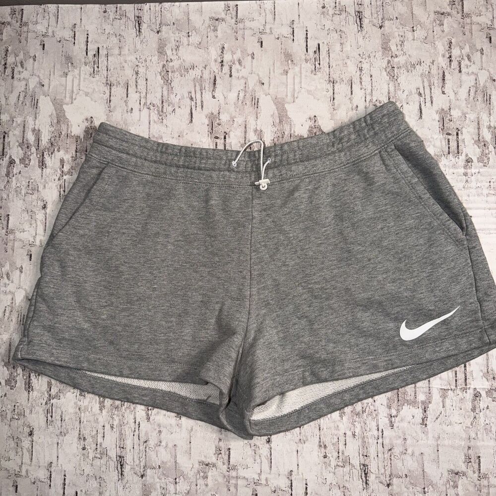 Nike Shorts Women’s Medium Gray French Terry Sweat Pockets Lounge